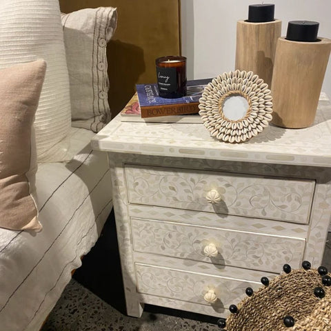Jaipuri Floral Bone Inlay 3-Drawer Bedside Table | Artisan Nightstand – Oakvello
