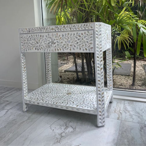 Jaipuri Floral Mother of Pearl Inlay 1-Drawer Bedside Table – Oakvello